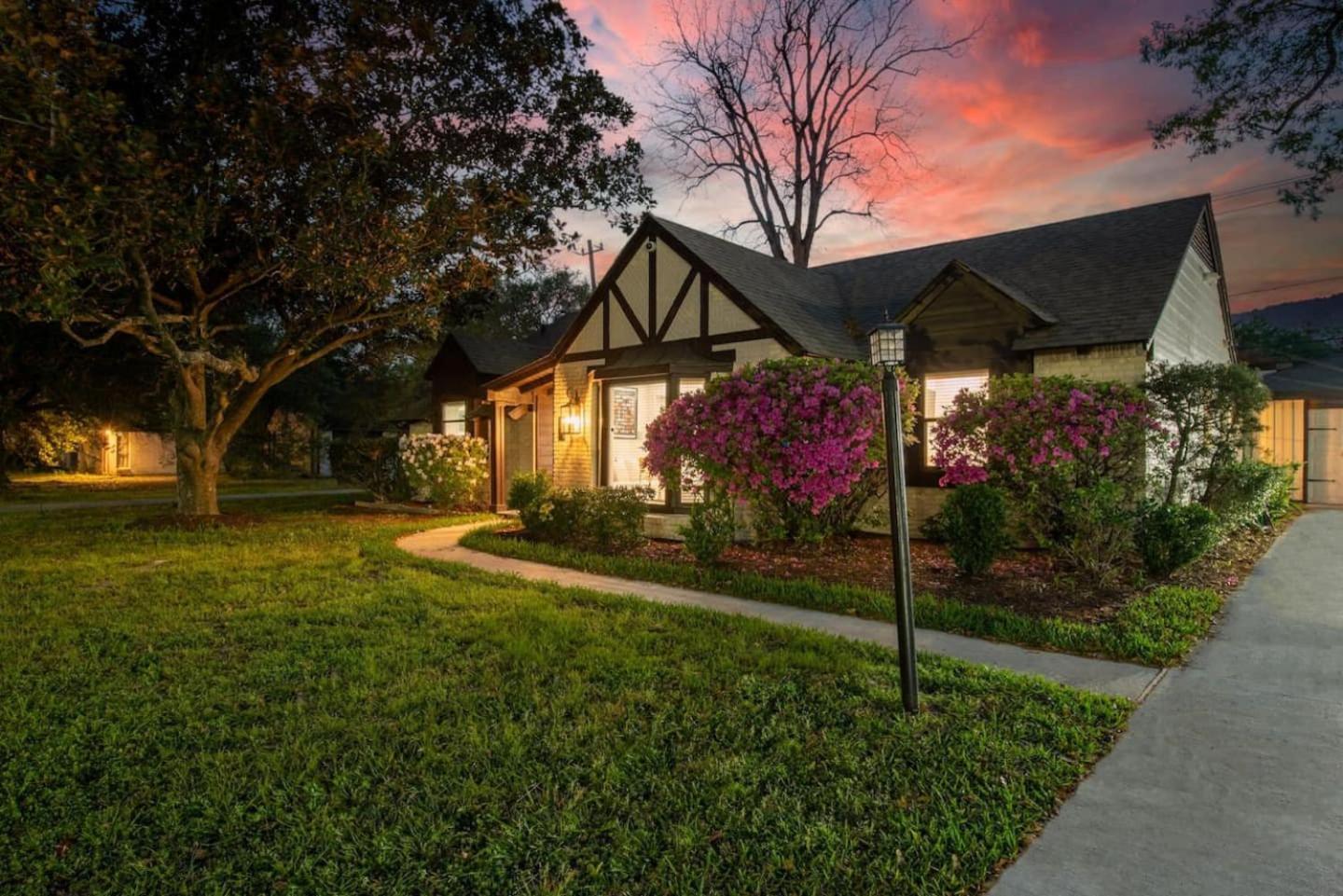 Western Oaks Retreat Houston Eksteriør bilde